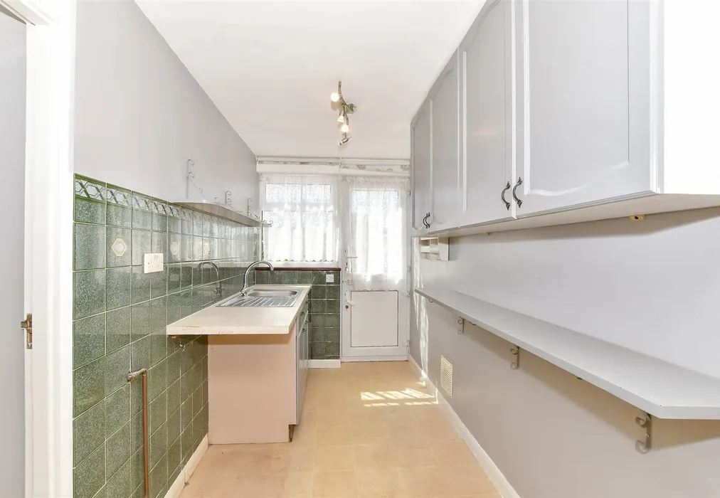 Kitchen - River Road, Arundel, West Sussex - Wards of Kent