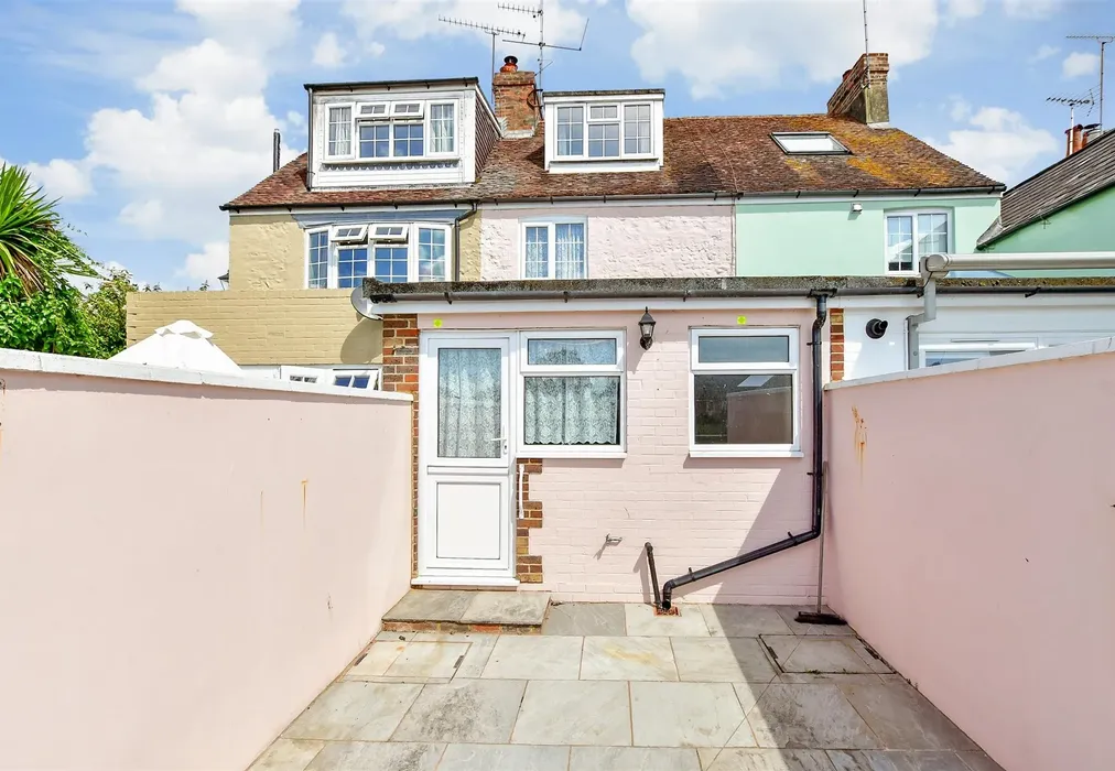 Rear Garden - River Road, Arundel, West Sussex - Wards of Kent