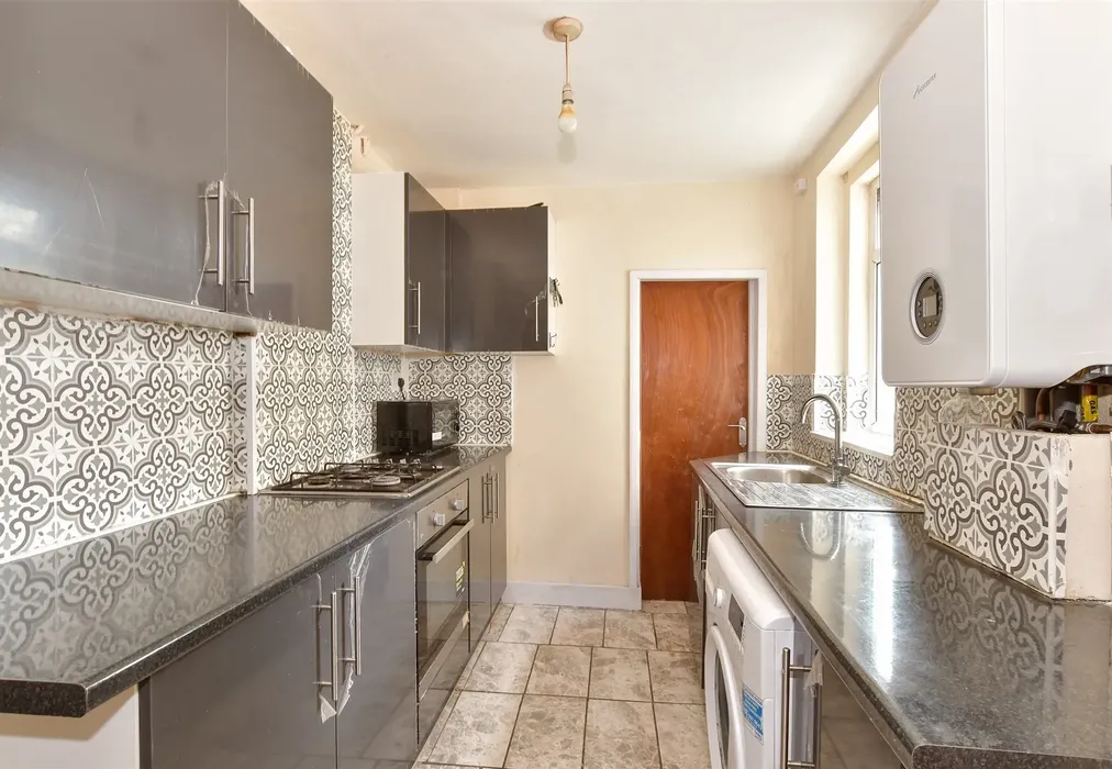 Kitchen - Catherine Street, Rochester, Kent - Wards of Kent