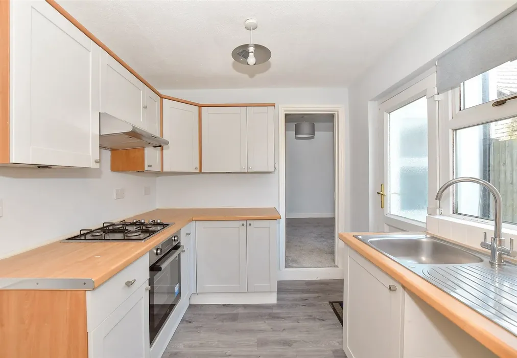 Kitchen - Blenheim Road, Littlestone, Kent - Wards of Kent