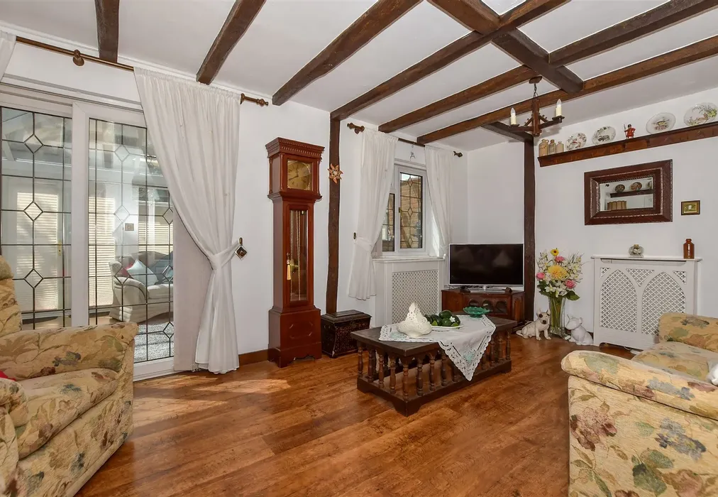 Lounge - Threshers Drive, Weavering, Maidstone, Kent - Wards of Kent
