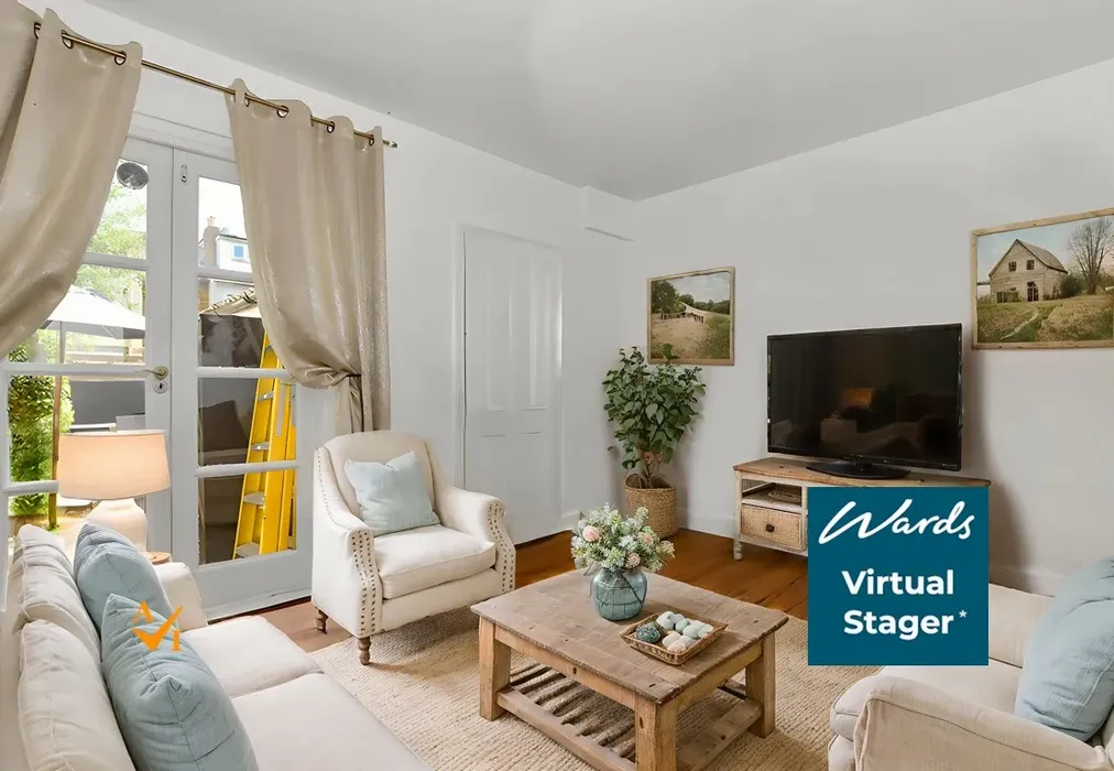 Lounge (Farmhouse style) - Melville Road, Maidstone, Kent - Wards of Kent