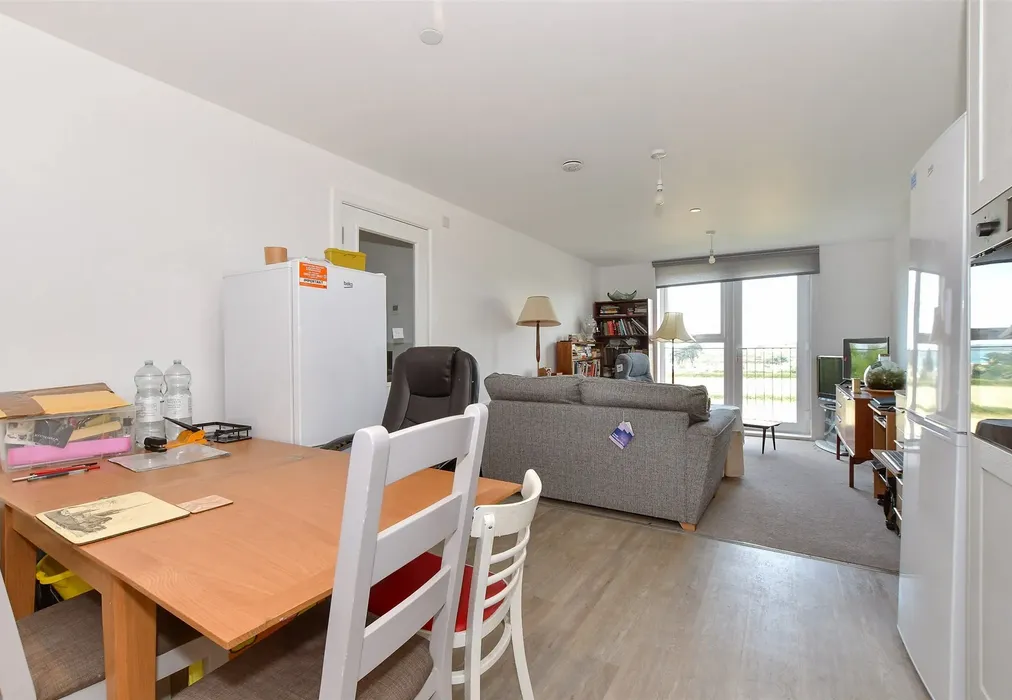 Kitchen/ Living Room - Colwell Road, Freshwater, Isle of Wight - Wards of Kent