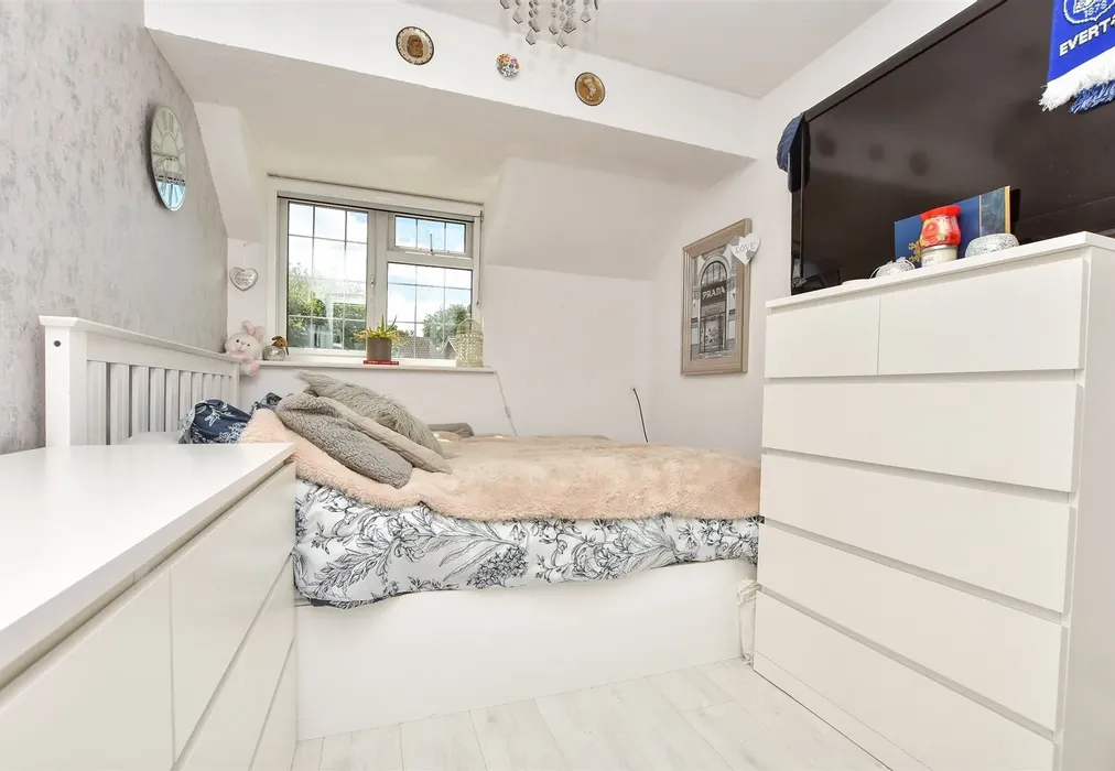 Bedroom 2 - Grasslands, Smallfield, Surrey - Wards of Kent