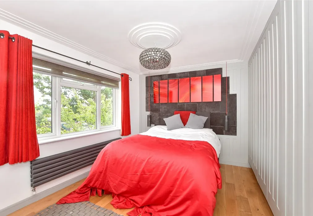 Bedroom 1 - Princess Margaret Road, Rudgwick, Horsham, West Sussex - Wards of Kent