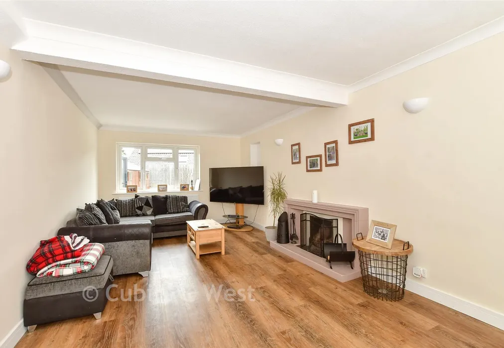 Lounge - Stone Quarry Road, Chelwood Gate, East Grinstead, East Sussex - Wards of Kent