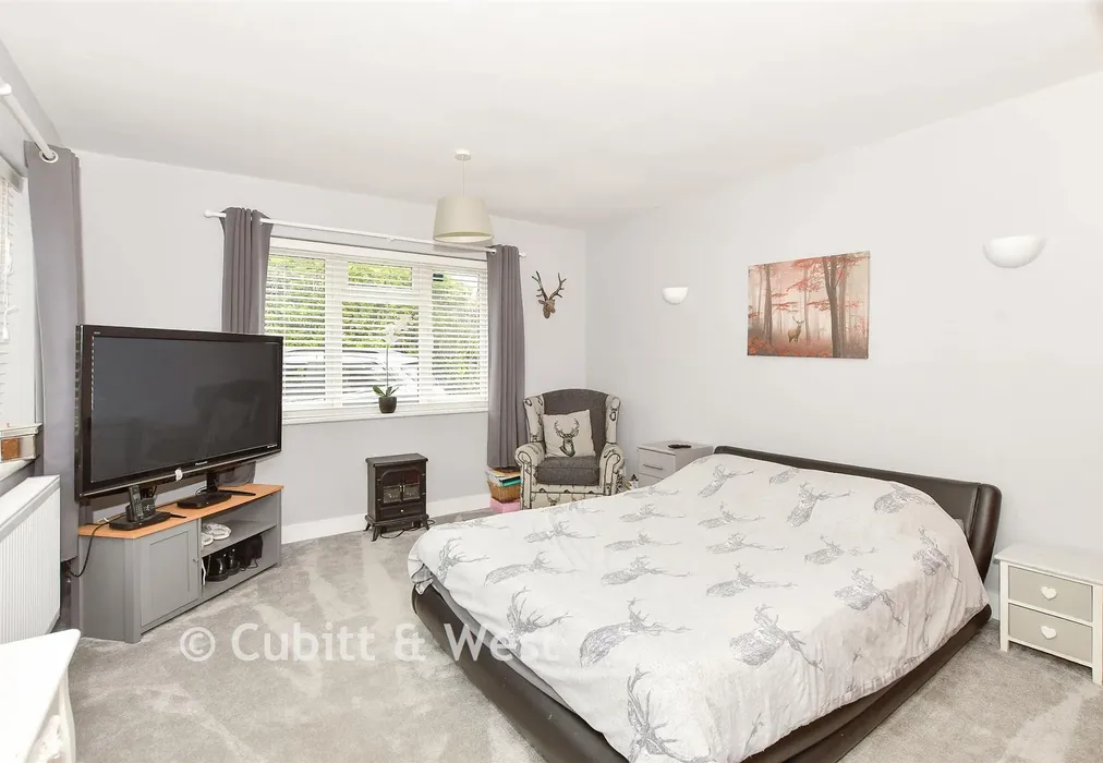 Bedroom 1 - Stone Quarry Road, Chelwood Gate, East Grinstead, East Sussex - Wards of Kent