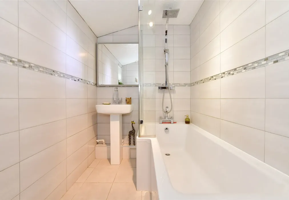 Bathroom - Kingsdown Hill, Kingsdown, Deal, Kent - Wards of Kent