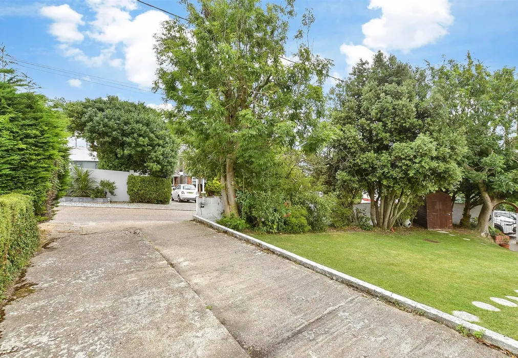 Driveway/Parking - Kingsdown Hill, Kingsdown, Deal, Kent - Wards of Kent