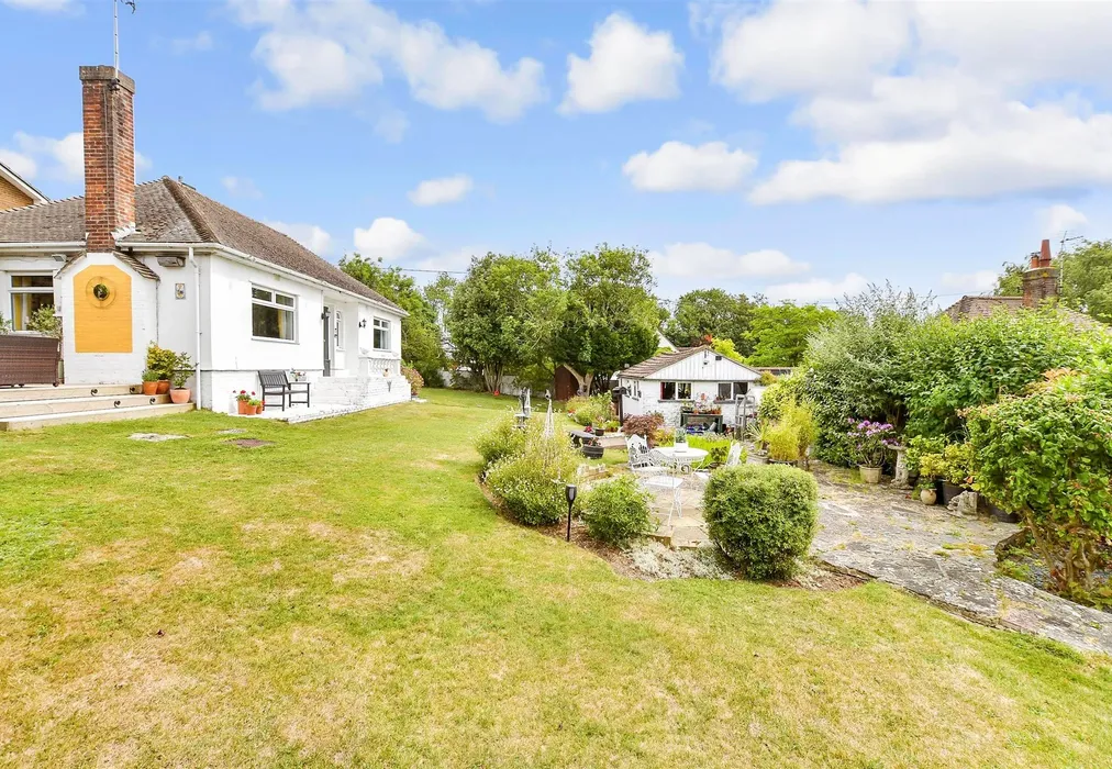 Front Garden - Kingsdown Hill, Kingsdown, Deal, Kent - Wards of Kent