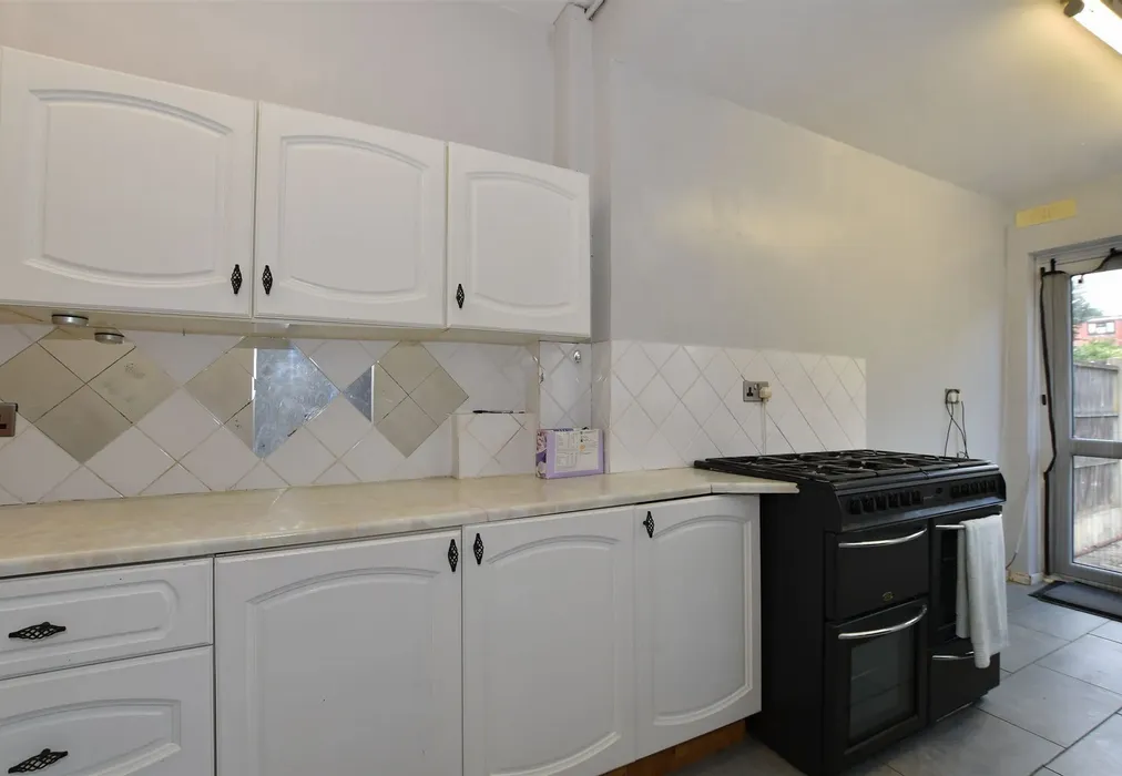 Kitchen - Alexandra Road, Chadwell Heath, Essex - Wards of Kent