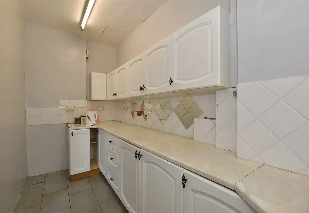 Kitchen - Alexandra Road, Chadwell Heath, Essex - Wards of Kent