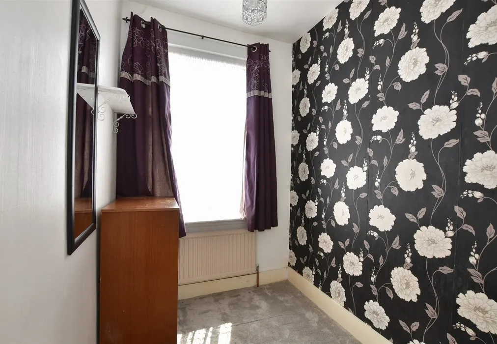 Bedroom 3 - Alexandra Road, Chadwell Heath, Essex - Wards of Kent