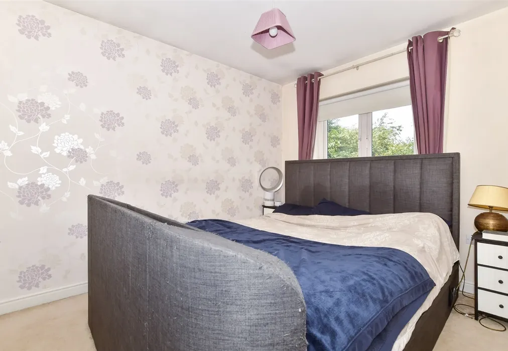 Bedroom 1 - Darwin Avenue, Maidstone, Kent - Wards of Kent