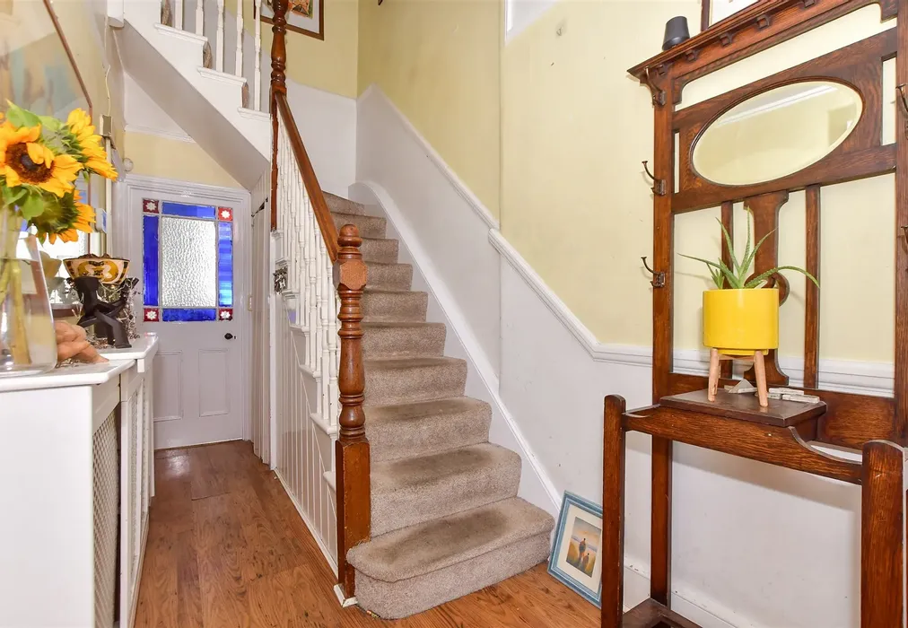 Hallway - Hazeldene Road, Ilford, Essex - Wards of Kent