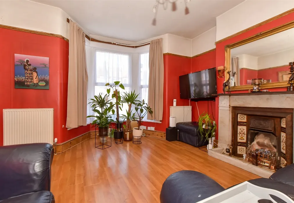 Lounge - Hazeldene Road, Ilford, Essex - Wards of Kent