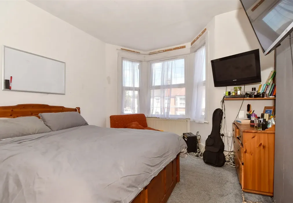 Bedroom 2 - Hazeldene Road, Ilford, Essex - Wards of Kent