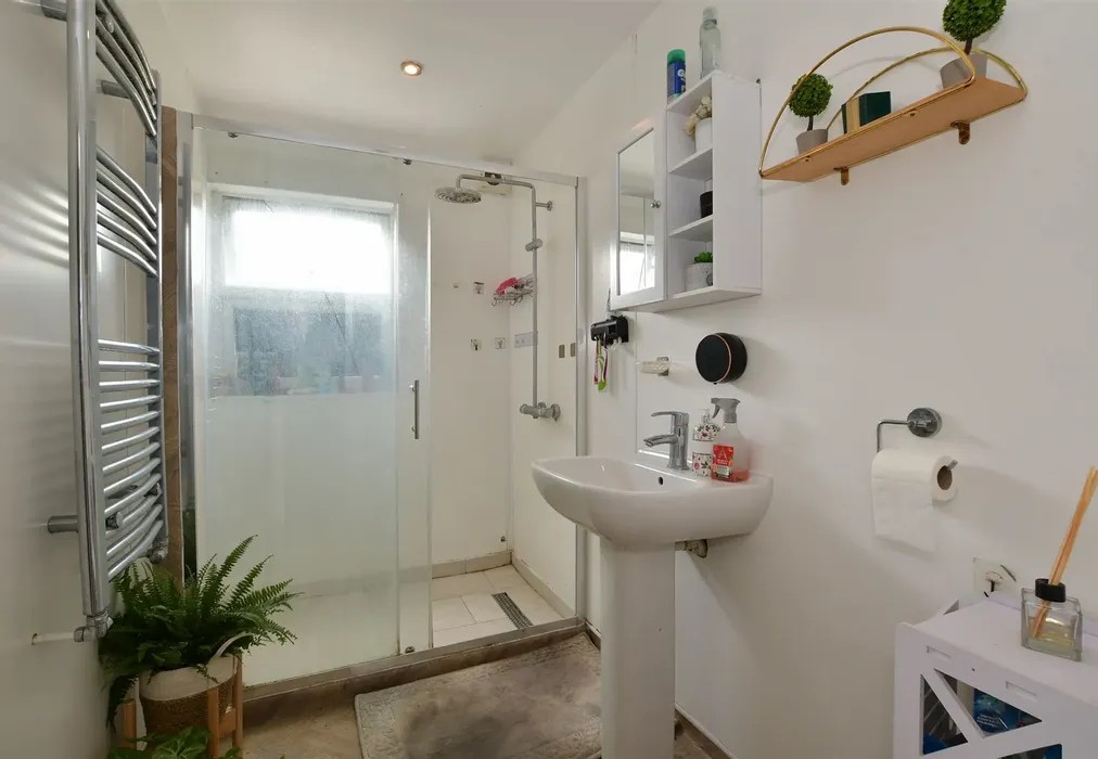 Shower Room - Kenilworth Avenue, Walthamstow - Wards of Kent