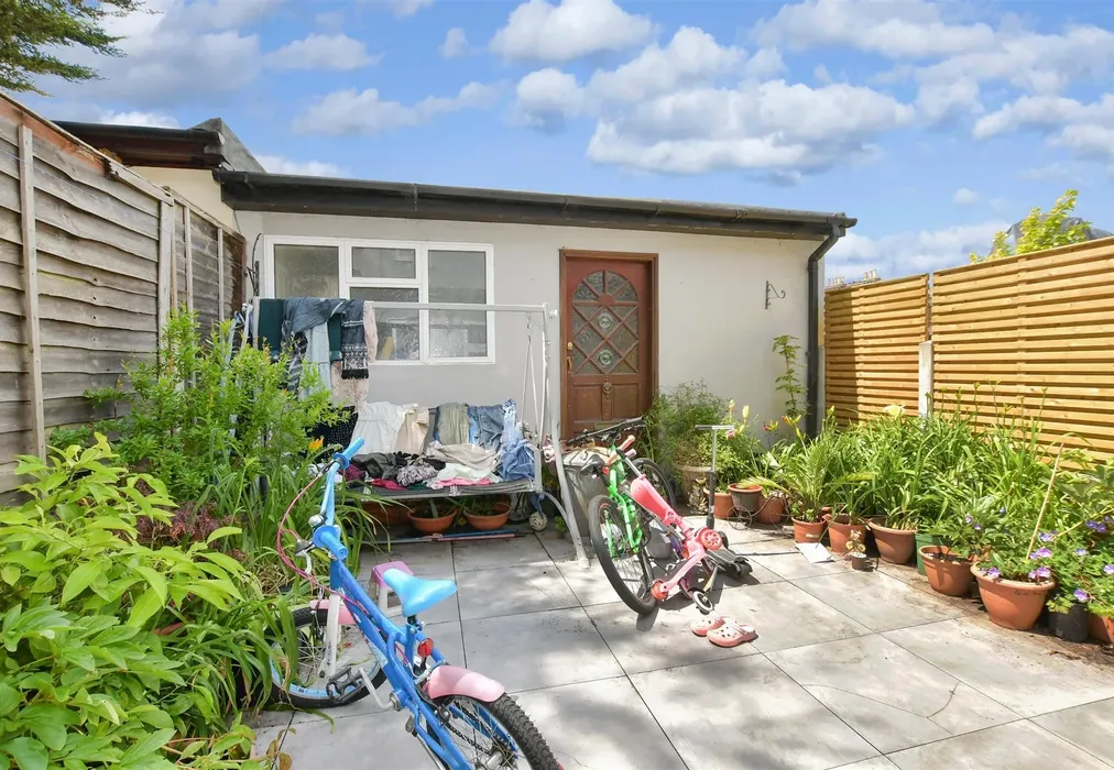 Rear Garden - Kenilworth Avenue, Walthamstow - Wards of Kent