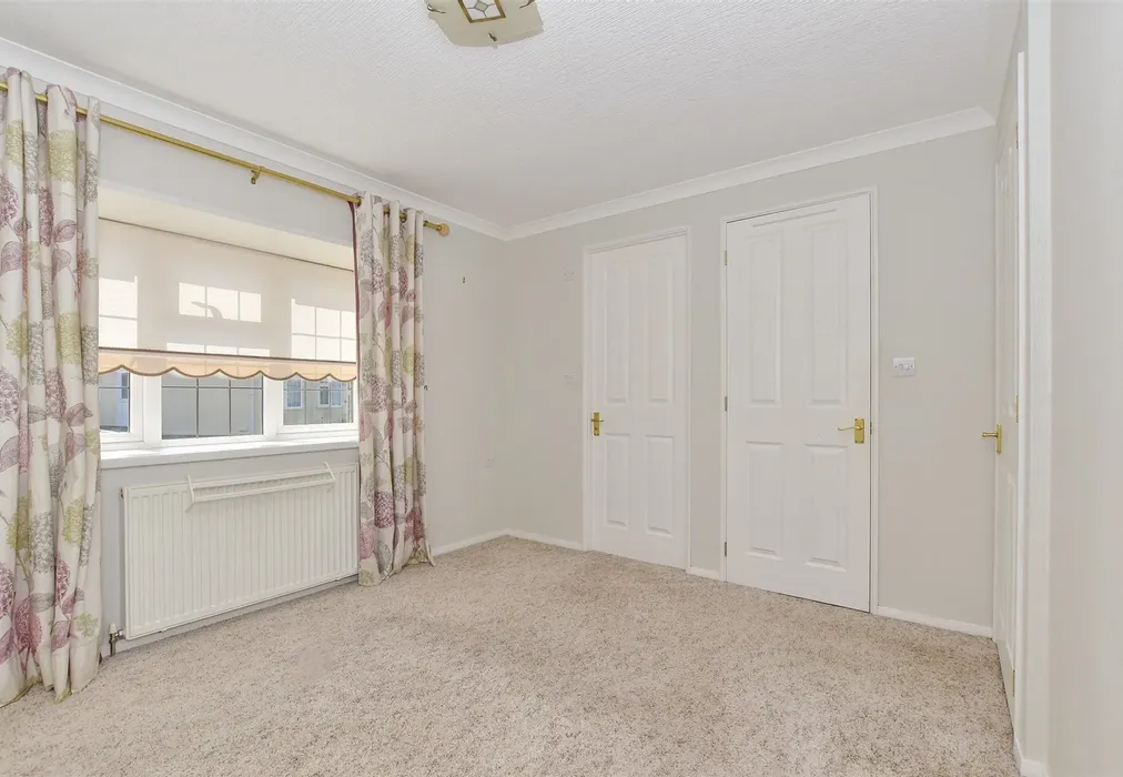 Bedroom 1 - Willow Way, Biddenden, Ashford, Kent - Wards of Kent
