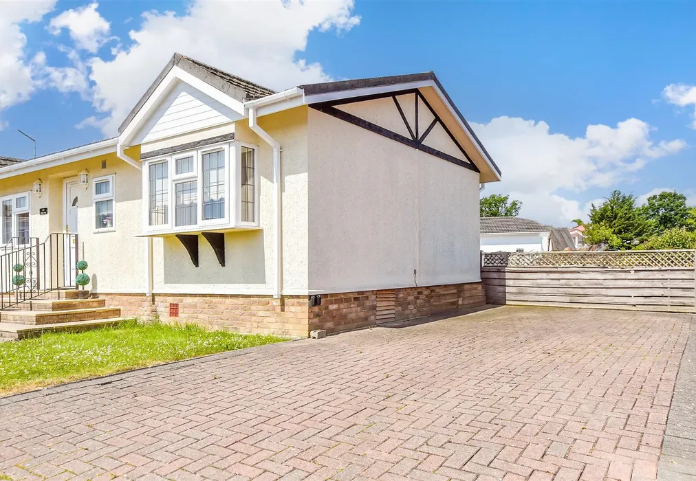 Driveway/Parking - Willow Way, Biddenden, Ashford, Kent - Wards of Kent