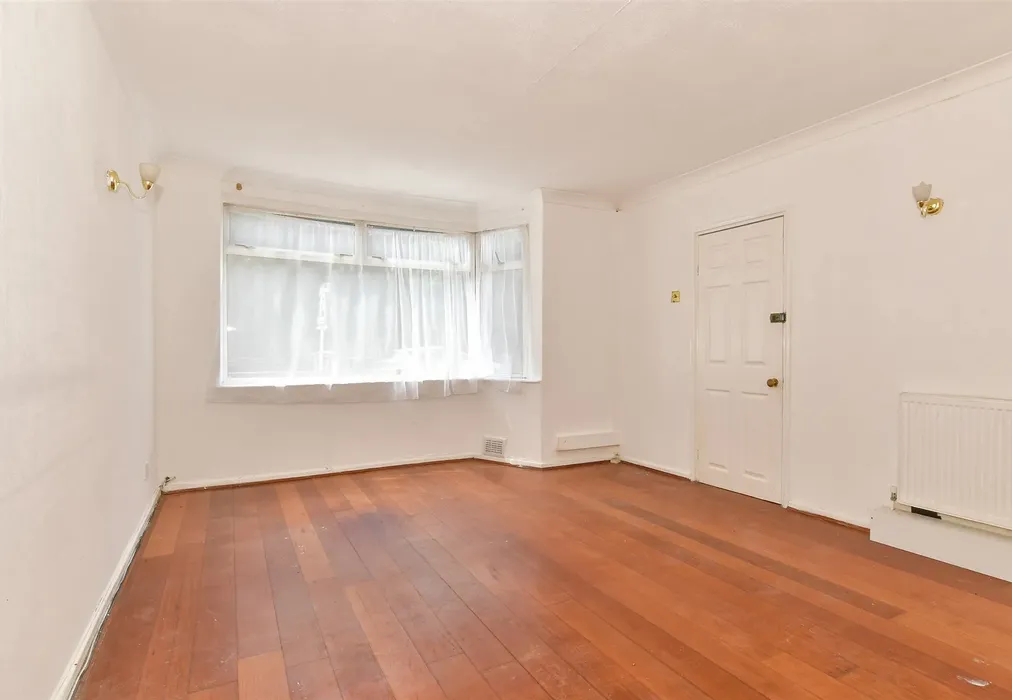 Lounge - Rochester Drive, Bexley, Kent - Wards of Kent