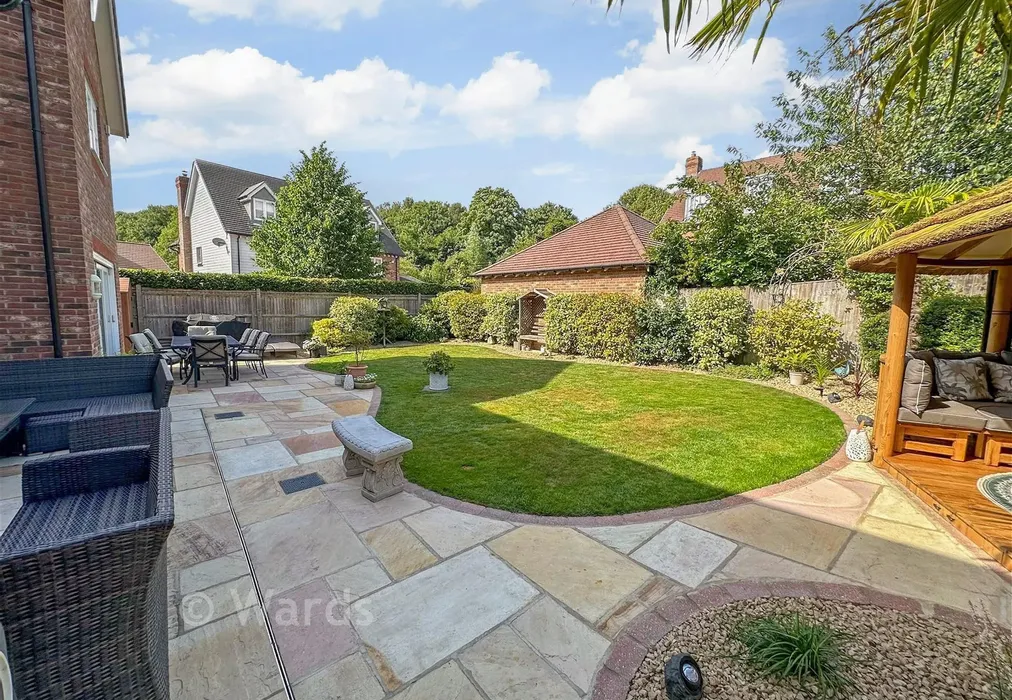 Rear Garden - Godfrey Meadow, Hollingbourne, Maidstone, Kent - Wards of Kent