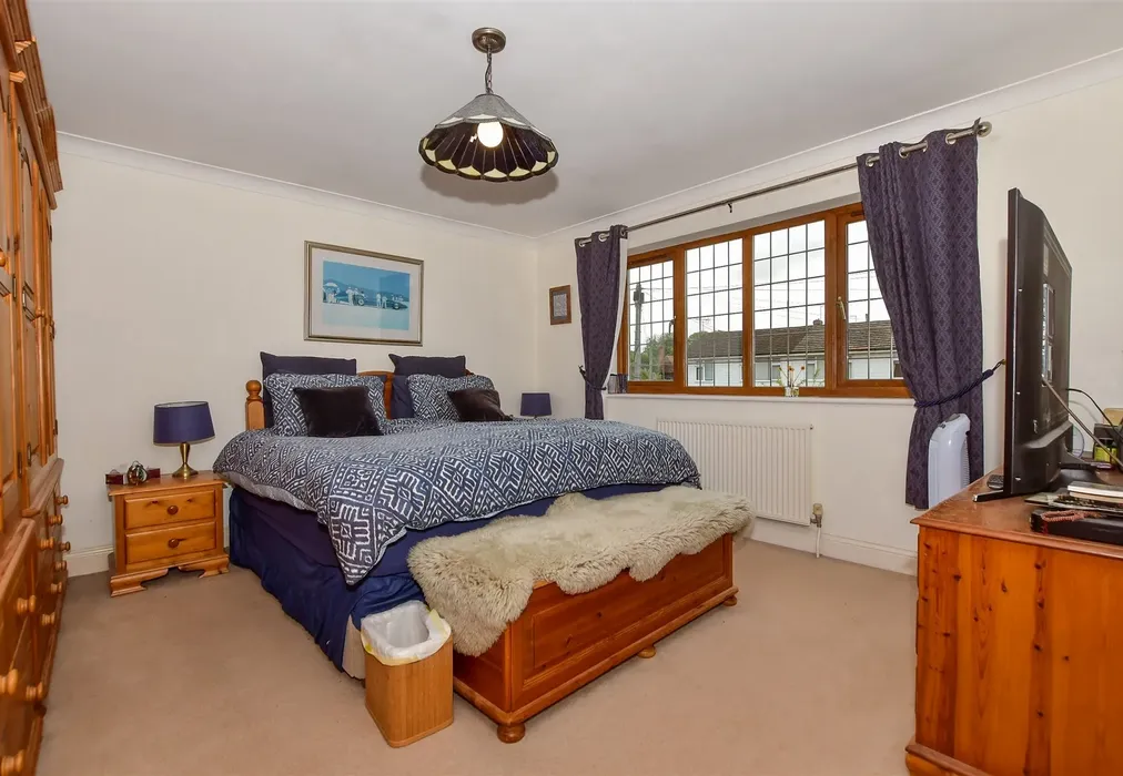 Bedroom 1 - Quested Way, Harrietsham, Maidstone, Kent - Wards of Kent