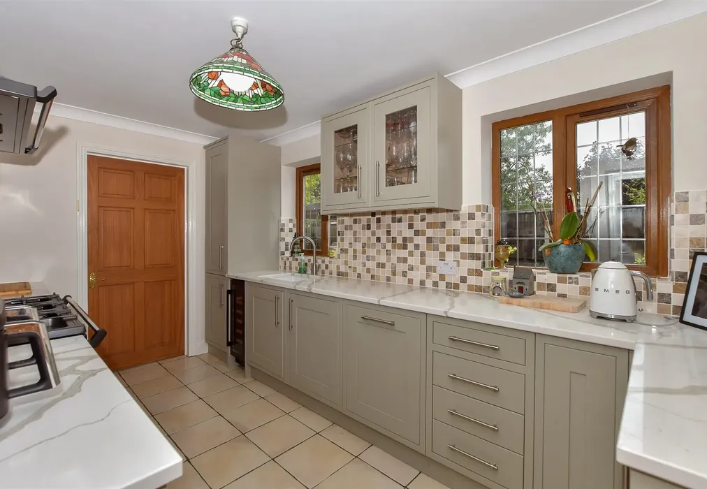 Kitchen - Quested Way, Harrietsham, Maidstone, Kent - Wards of Kent