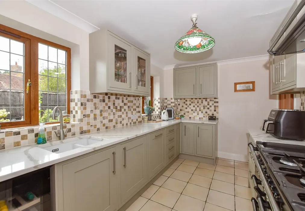 Kitchen - Quested Way, Harrietsham, Maidstone, Kent - Wards of Kent