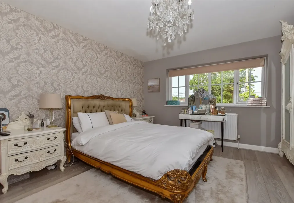Bedroom 1 - London Road, West Kingsdown, Kent - Wards of Kent
