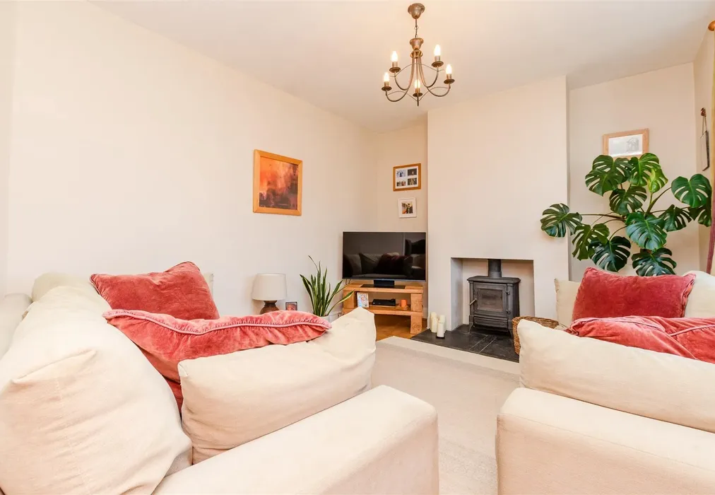 Lounge - Wallace Road, Rochester, Kent - Wards of Kent