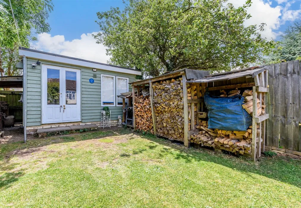 Workshop/Outbuildings - Wallace Road, Rochester, Kent - Wards of Kent