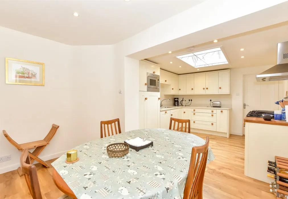 Dining Area - Mount Pleasant, Arundel, West Sussex - Wards of Kent