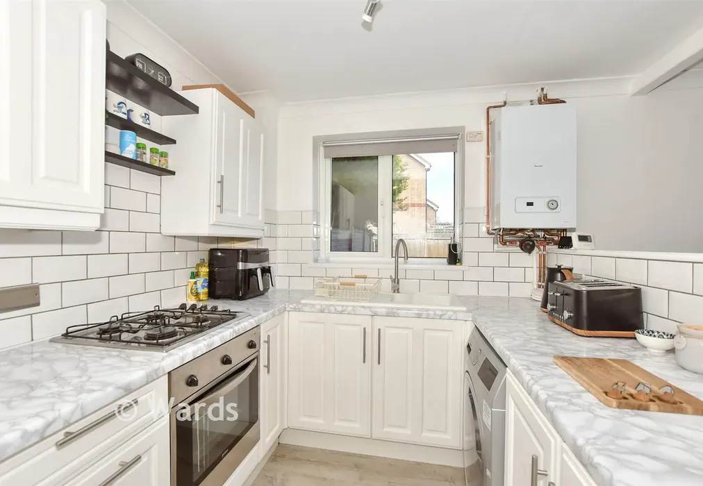 Kitchen - Roman Close, Deal, Kent - Wards of Kent
