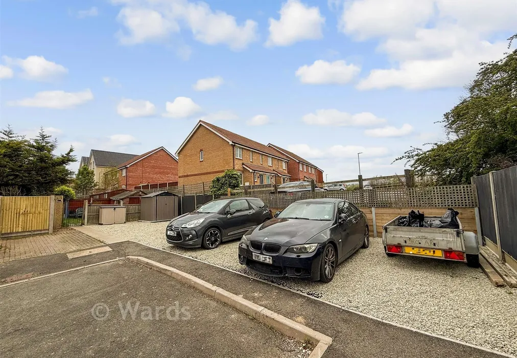 Driveway - Roman Close, Deal, Kent - Wards of Kent