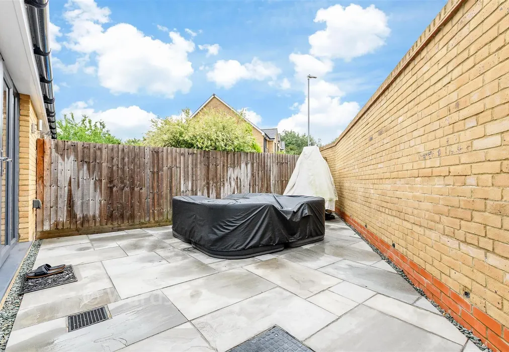 Rear Garden - Whitworth Close, Northfleet, Gravesend, Kent - Wards of Kent