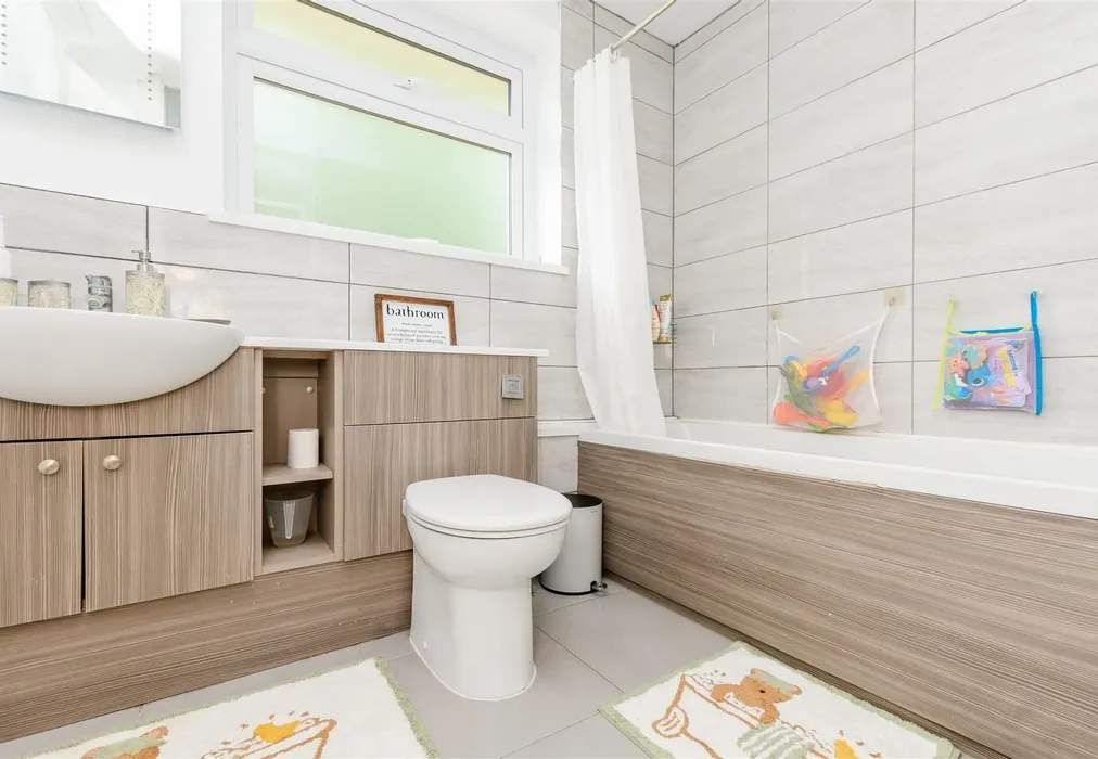 Bathroom - Lambsfrith Grove, Hempstead, Gillingham, Kent - Wards of Kent