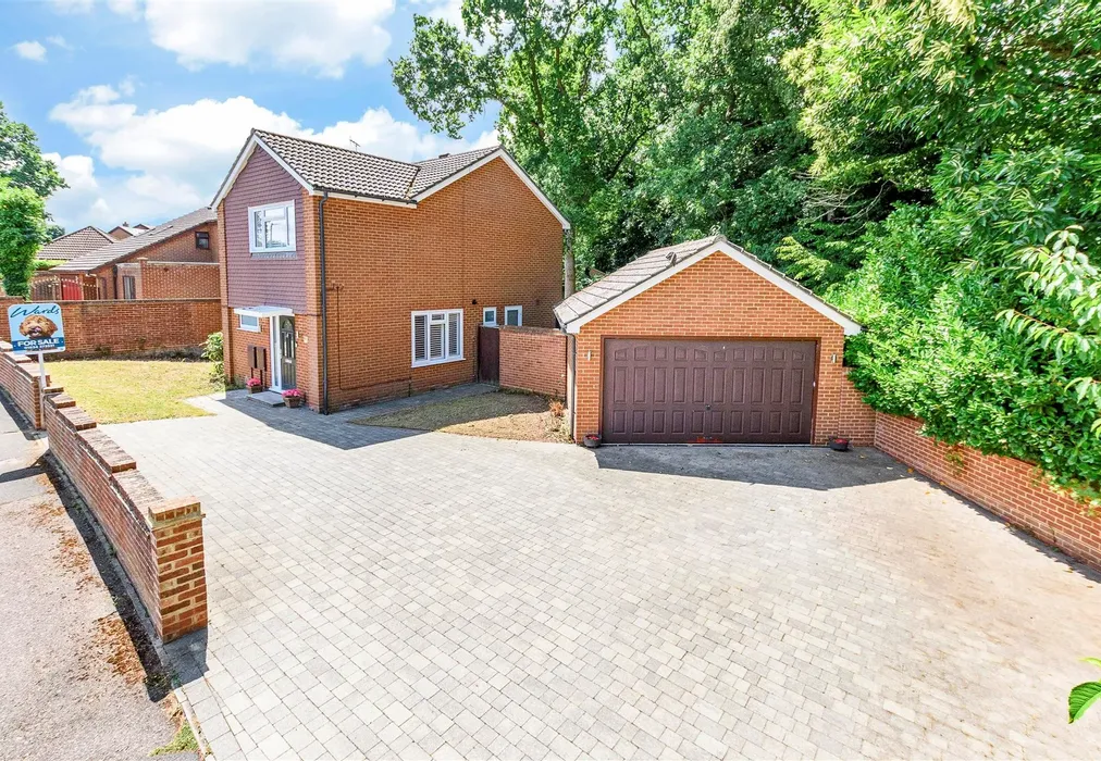 Driveway/Parking - Lambsfrith Grove, Hempstead, Gillingham, Kent - Wards of Kent