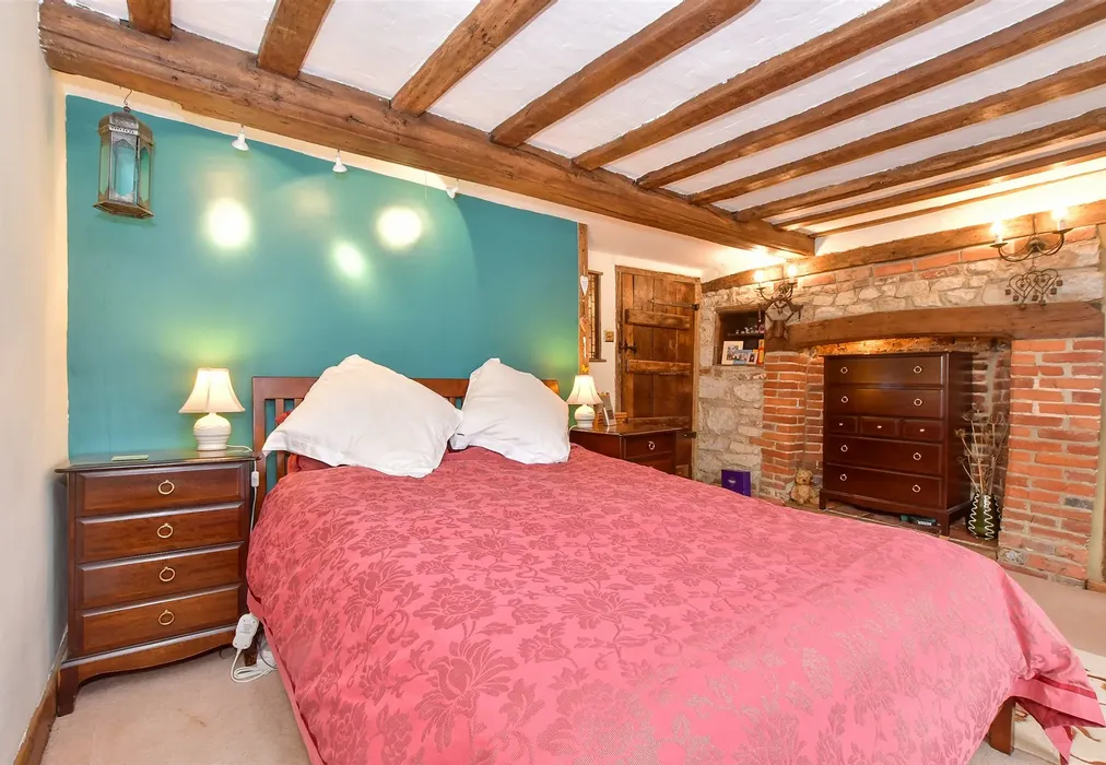 Bedroom 1 - Chapel Road, Sutton Valence, Maidstone, Kent - Wards of Kent
