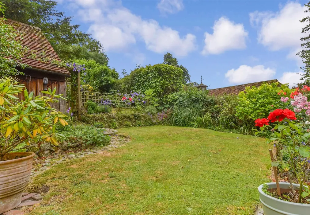 Rear Garden - Chapel Road, Sutton Valence, Maidstone, Kent - Wards of Kent
