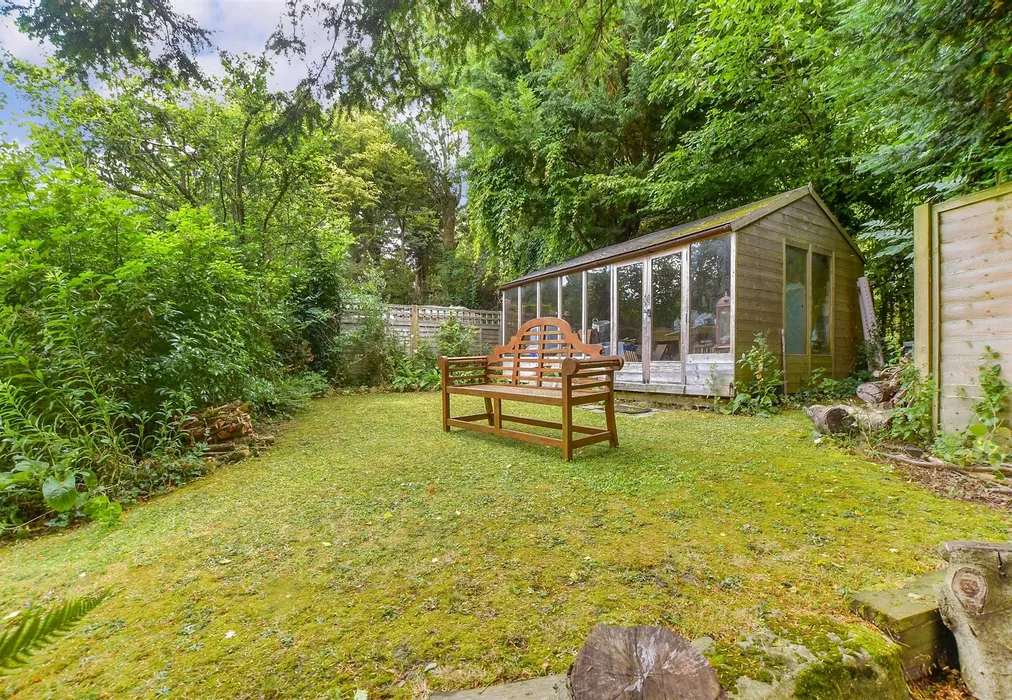 Workshop/Outbuildings - Chapel Road, Sutton Valence, Maidstone, Kent - Wards of Kent