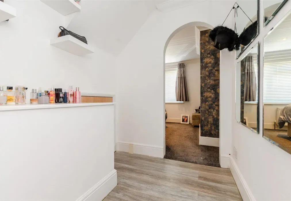 Dressing Area - Beverley Close, Rainham, Gillingham, Kent - Wards of Kent