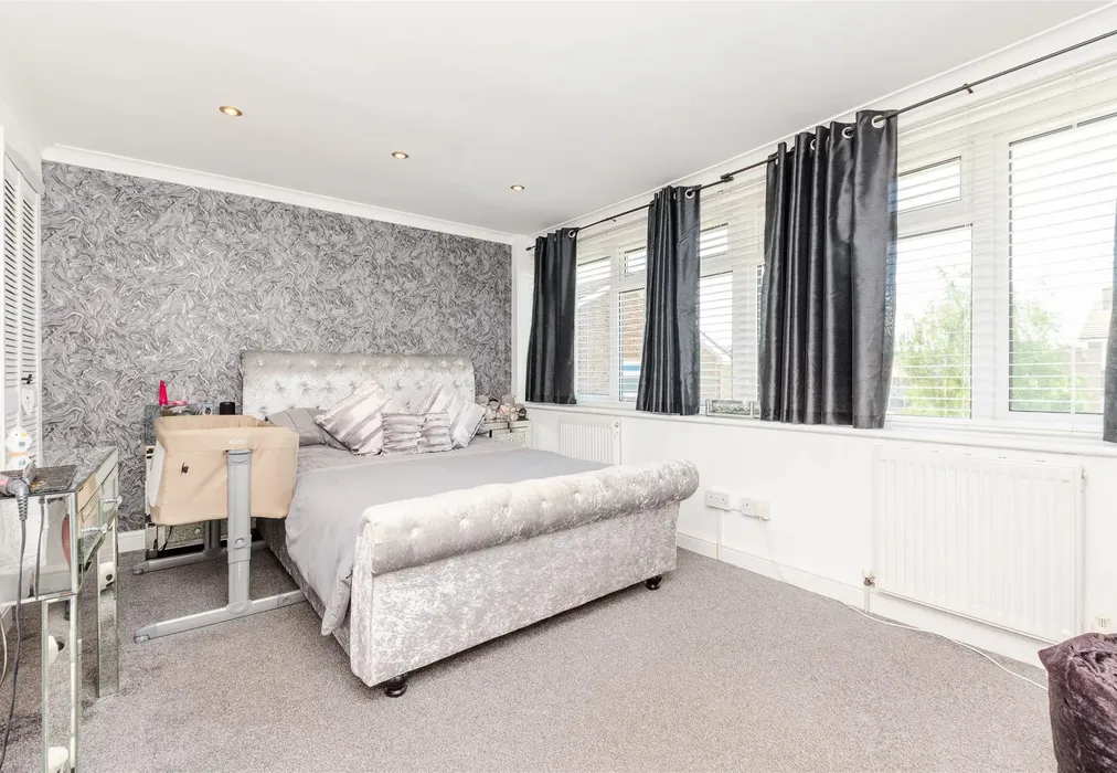 Bedroom 1 - Beverley Close, Rainham, Gillingham, Kent - Wards of Kent