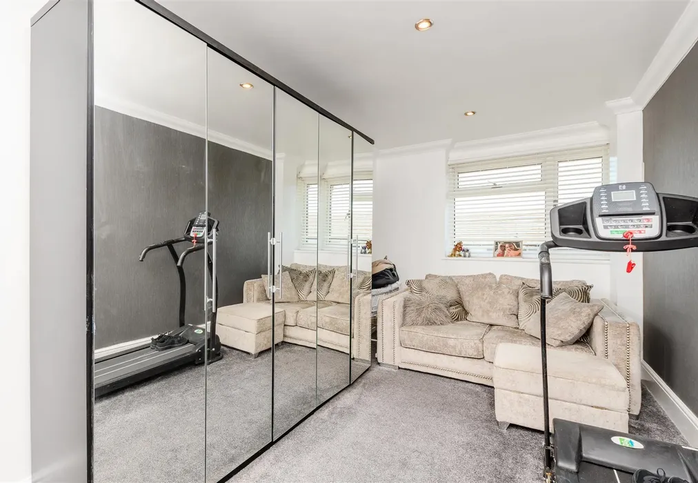 Bedroom 3 - Beverley Close, Rainham, Gillingham, Kent - Wards of Kent