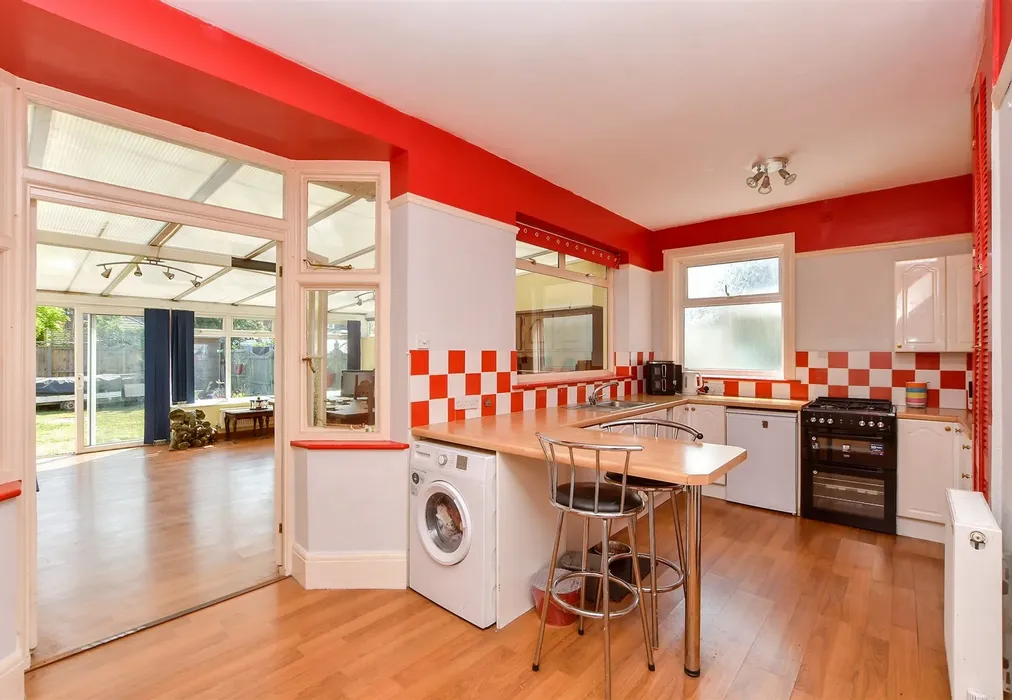 Kitchen - Western Esplanade, Herne Bay, Kent - Wards of Kent