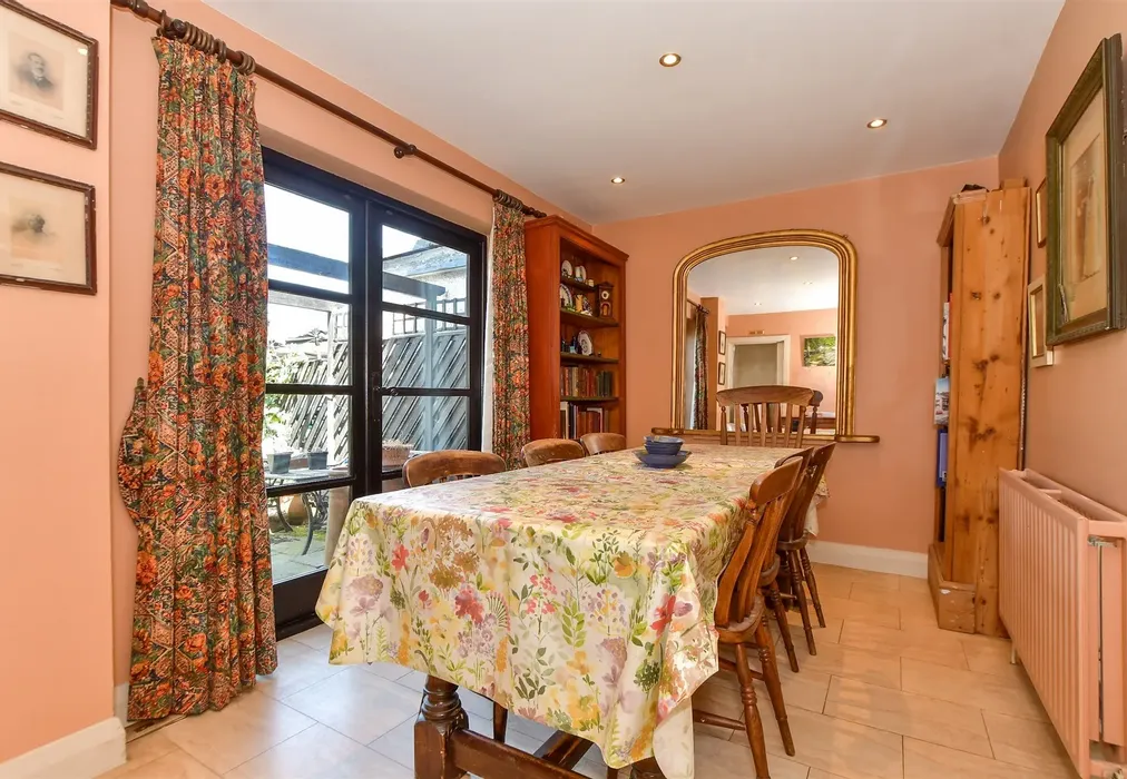 Dining Room - London Road, Abridge, Romford, Essex - Wards of Kent