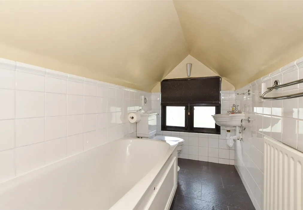 Bathroom - London Road, Abridge, Romford, Essex - Wards of Kent