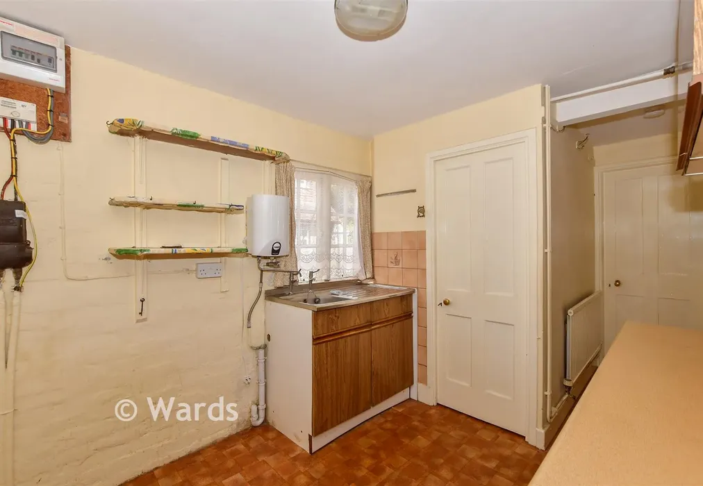 Kitchen - Honey Lane, Otham, Maidstone, Kent - Wards of Kent