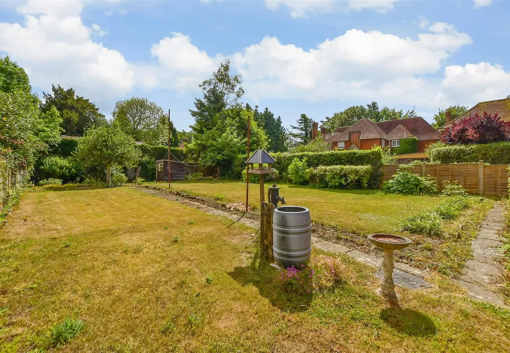 Rear Garden - Honey Lane, Otham, Maidstone, Kent - Wards of Kent